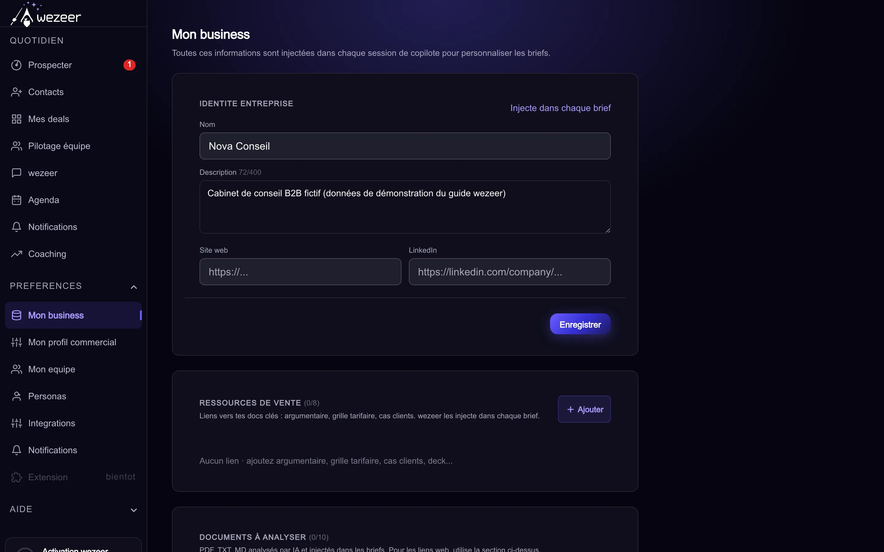 Page Réglages → Mon business de wezeer, avec la description de l'offre, les notes libres et le paysage concurrentiel généré automatiquement par IA et OSINT.